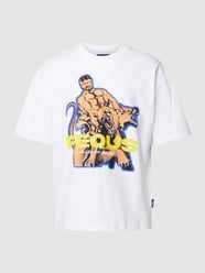 T-Shirt mit Motiv-Print Modell 'This kid was betray' von PEQUS Weiß - 27