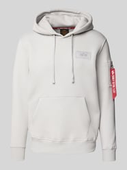 Hoodie mit Label-Patch von Alpha Industries Grau - 24