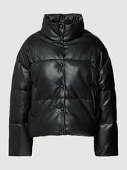 Steppjacke in Leder-Optik Modell 'KICKI' von Gina Tricot Grau / Schwarz - 26