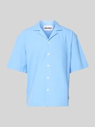 Koszula casualowa o kroju regular fit z kołnierzem z połami od REVIEW - 43