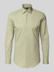 Koszula biznesowa o kroju slim fit z mieszanki bawełny od BOSS - 32