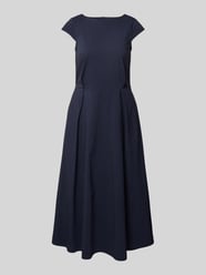 Midikleid mit Kappärmeln und Rundhalsausschnitt von MORE & MORE - 7