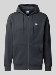 Bluza dresowa o kroju relaxed fit, także z mieszanki bawełny, model 'ESSENTIALS' od New Balance - 16