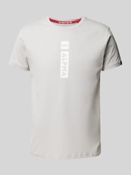 T-Shirt mit Label-Print von Alpha Industries - 44