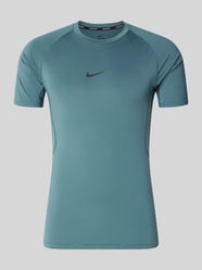 T-Shirt mit Logo-Print und Rundhalsausschnitt von Nike Training - 20