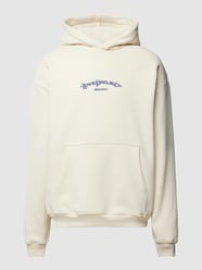 Oversized Hoodie mit Statement-Print von Multiply Apparel Beige - 43