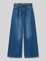 Jeans mit weitem Bein und Bindegürtel von Mango - 43