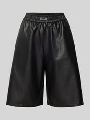 Relaxed Fit Shorts in Leder-Optik von Karo Kauer Schwarz - 19