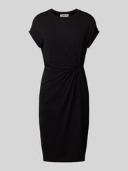 Knielanges Jerseykleid mit Knotendetail Modell 'Faith' von EDITED - 24