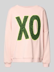 Oversized Sweatshirt mit Pailettenbesatz Modell 'XO' von miss goodlife Pink - 48
