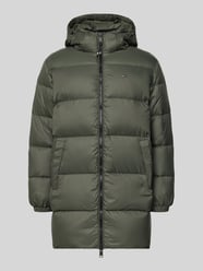 Płaszcz puchowy o kroju regular fit z wyhaftowanym logo od Tommy Jeans - 25