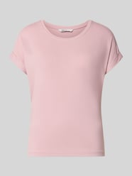 damski t-shirt o kroju regular fit z mieszanki wiskozy model 'MOSTER' od ONLY Fuksjowy - 17