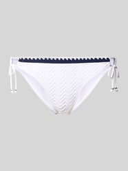 Spodnie bikini o kroju slim fit z fakturowanym wzorem model 'Jada' od Banana Moon - 39