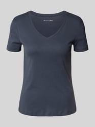 T-Shirt mit geripptem V-Ausschnitt von Christian Berg Woman - 6