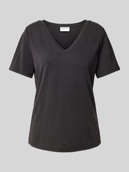 T-shirt z dekoltem w serek od Jake*s Casual - 10