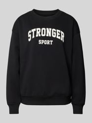 Oversized Sweatshirt mit Label-Print von Stronger Schwarz - 20