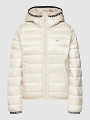 Steppjacke mit Logo-Details von Tommy Jeans Beige - 45