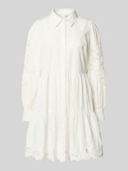 Knielanges Hemdblusenkleid mit Lochstickerei Modell 'Zimia' von YAS - 11
