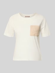 damski t-shirt o kroju regular fit z detalem z dzianiny od Christian Berg Woman Selection - 28