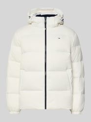 Kurtka puchowa o kroju regular fit z wyhaftowanym logo od Tommy Jeans - 43