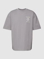 Oversized T-Shirt mit Label-Print Modell 'Salal' von Pegador Grau - 1