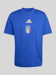 damski t-shirt o kroju regular fit z detal: „Italia” od adidas Sportswear - 38