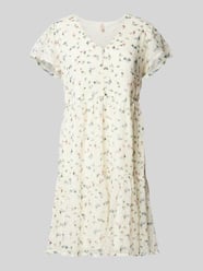 Knielanges Kleid mit kurzer Knopfleiste Modell 'AIDA ELISA LIFE' von Only Beige - 4