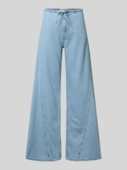 Jogpants z niskim stanem i szeroką nogawką od GUESS Jeans - 2