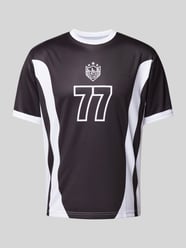 T-Shirt mit Motiv-Print Modell 'SEVENTY SEVEN FOOTBALL' von Low Lights Studios Schwarz - 11