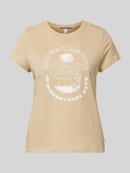 T-Shirt mit Motiv-Print von QS Beige - 11