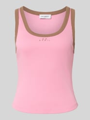 Top o kroju slim fit z wyhaftowanym logo model 'Fiora' od OH APRIL Fuksjowy - 16