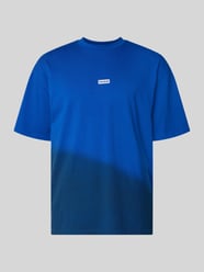 t-shirt o kroju loose fit z czystej bawełny model 'NALONO' od HUGO Blue - 31