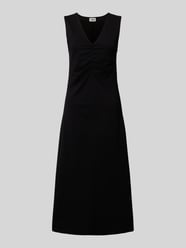 Midikleid mit V-Ausschnitt Modell 'JOVANA' von DRYKORN - 1