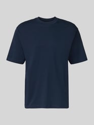 T-shirt o kroju regular fit z czystej bawełny od MCNEAL - 27