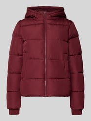 Kurtka pikowana o kroju regular fit z kapturem model ‘BEE NEW’ od Pieces - 13