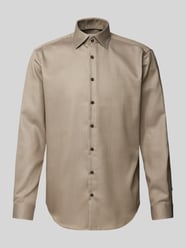 Regular Fit Business-Hemd mit Kentkragen von Christian Berg Men Beige - 36