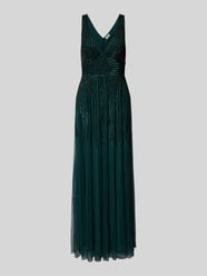 Abendkleid mit tiefem V-Ausschnitt von LACE & BEADS - 45