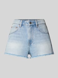 Jeansshorts im Used-Look mit Fransen von Gina Tricot - 42
