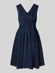 Knielanges Kleid in Wickel-Optik von Apricot - 18