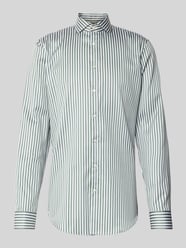 Slim Fit Businesshemd mit Haifischkragen und extra langem Arm von Jake*s - 33
