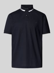 Poloshirt mit kurzer Knopfleiste und Logo-Print von Christian Berg Men - 30