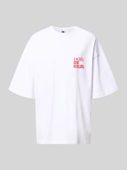t-shirt z tylnym nadrukiem model 'Vacation' od Karo Kauer - 1