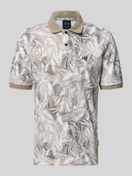 Koszulka polo w kroju regular fit w całościowym wzorze z naszywanym logo od Armani Exchange - 3