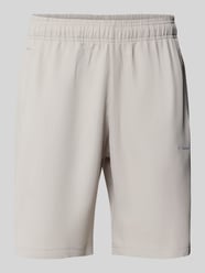 Szorty o kroju relaxed fit z plisami model ‘TROY’ od Pegador - 6