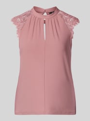 Bluzka top z koronką o kroju regular fit model 'MILLA' od VERO MODA Fuksjowy - 8