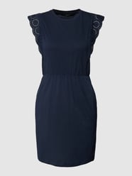Sukienka mini z haftem angielskim model ‘HOLLYN’ od Vero Moda Niebieski - 23