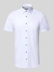 Slim Fit Business-Hemd mit Kentkragen von OLYMP Level 5 - 23