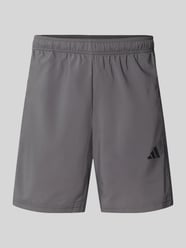 Szorty sportowe o kroju regular fit z nadrukiem z logo model 'WE BAS 3SWV SH' od adidas Training - 28