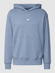 Bluza z kapturem i kieszenią kangurką od New Balance - 36