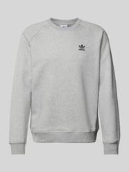 Sweatshirt mit Label-Stitching Modell 'ESS CREW' von adidas Originals Grau - 16